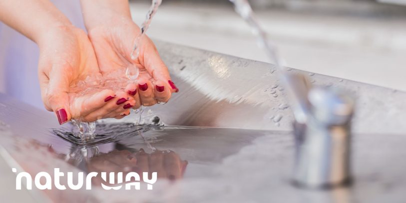 Scopri come ottenere acqua leggera e alcalina direttamente dal rubinetto di casa: benessere, gusto fresco e zero plastica ogni giorno.