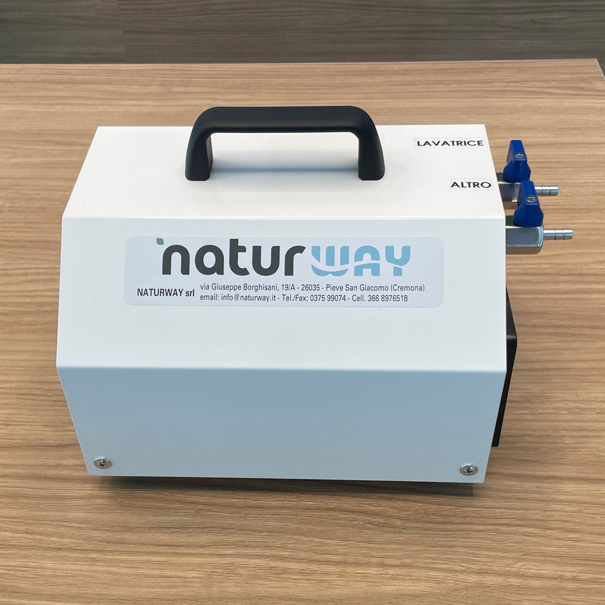 Il generatore di acqua ozonizzata per dire addio ai detersivi chimici per la lavatrice L’utilizzo di acqua ozonizzata nella lavatrice rappresenta una soluzione moderna ed ecologica per lavare i vestiti, riducendo o eliminando completamente l’uso di detersivi chimici nocivi per la salute. Con NaturWay puoi migliorare il tuo stile di vita, scoprendo i vantaggi per la salute e l’economia domestica nell’utilizzo di un generatore di ozono abbinabile a lavatrice.