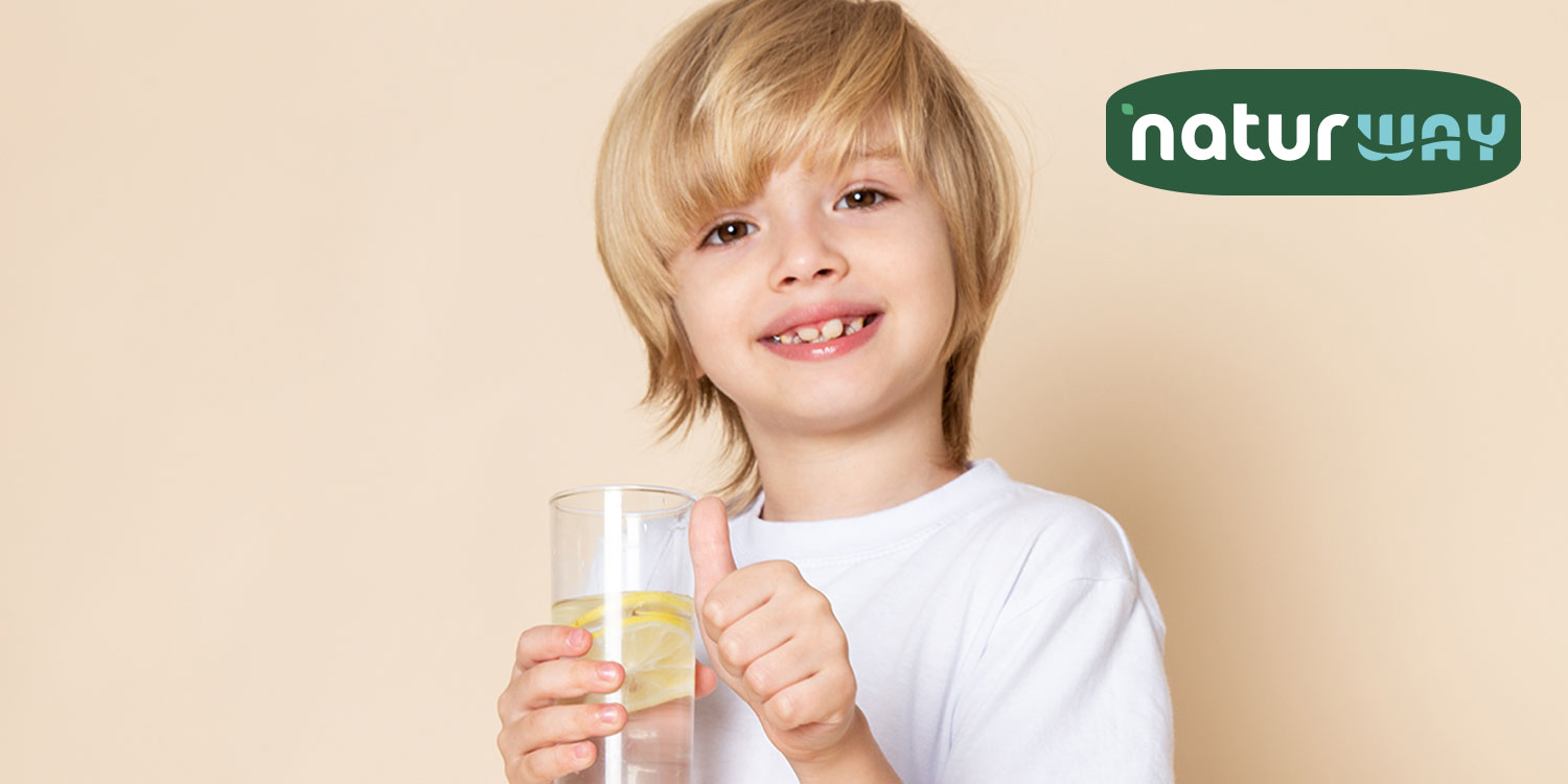 Depuratore per famiglie con bambini quale scegliere Scegliere un depuratore per famiglie con bambini significa prestare attenzione alla qualità dell’acqua che si utilizza ogni giorno per bere e cucinare. Quando in casa ci sono bambini, è naturale voler adottare soluzioni pratiche per gestire l’acqua potabile, ridurre l’uso della plastica e migliorare il comfort quotidiano. Ma quali sono gli aspetti da valutare prima dell’acquisto? scopriamo insieme con i consigli e le indicazioni dei professionisti del trattamento acque di Natur Way.